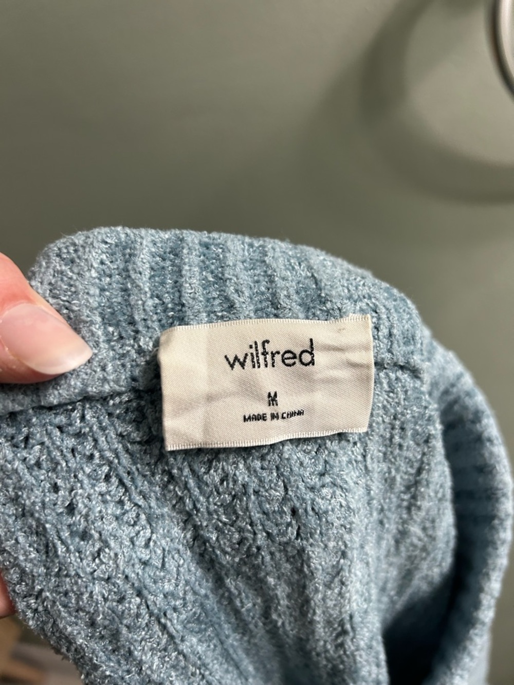 Wilfred Aritzia Essential Chenille Sweater in Light Blue knit - Picture 5 of 7